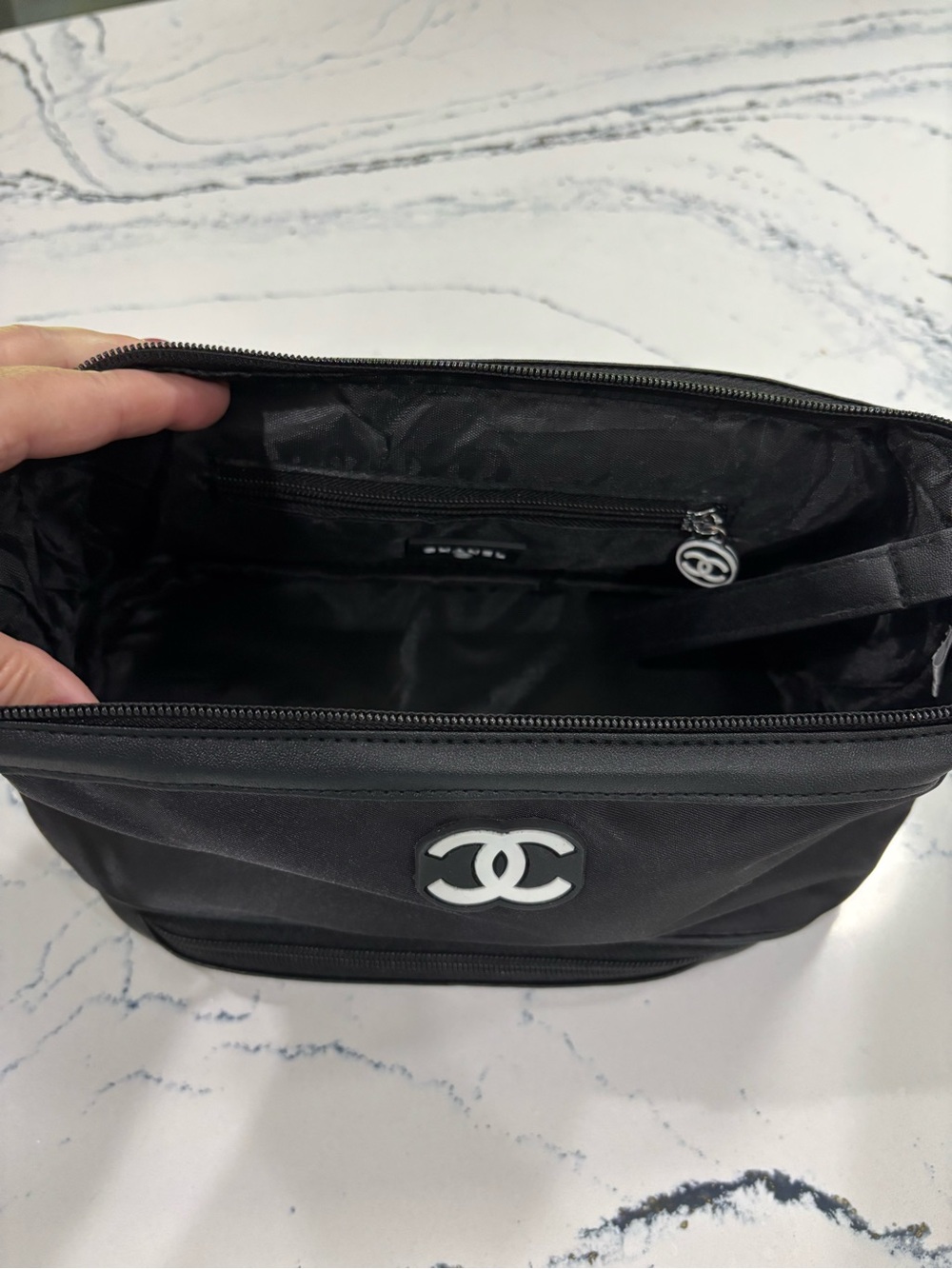 CHANEL Black Cosmetic Bag with CC Logo - Picture 4 of 7